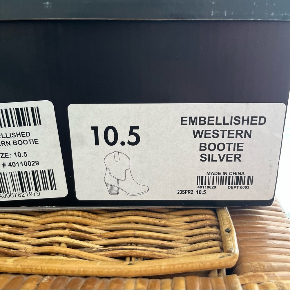 Torrid Embellished Western Booties NIB - Picture 5 of 5